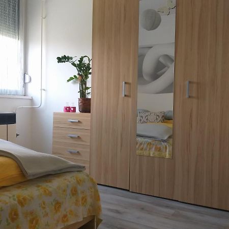 Simon Apartman Тисафюред Экстерьер фото