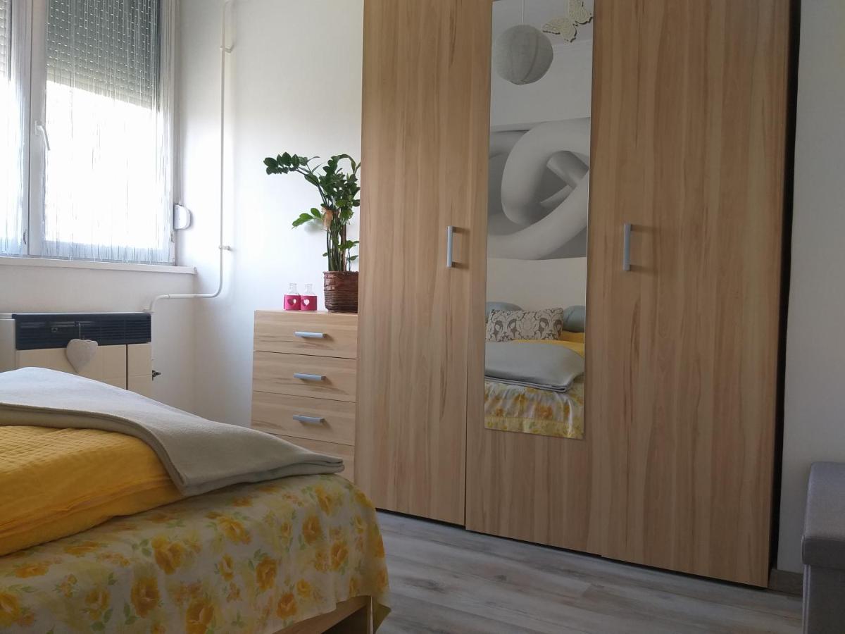 Simon Apartman Тисафюред Экстерьер фото