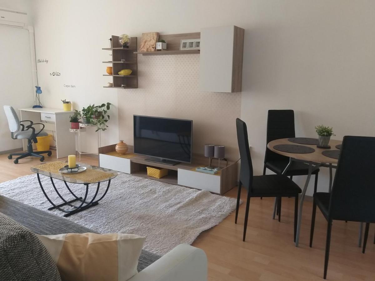 Simon Apartman Тисафюред Экстерьер фото